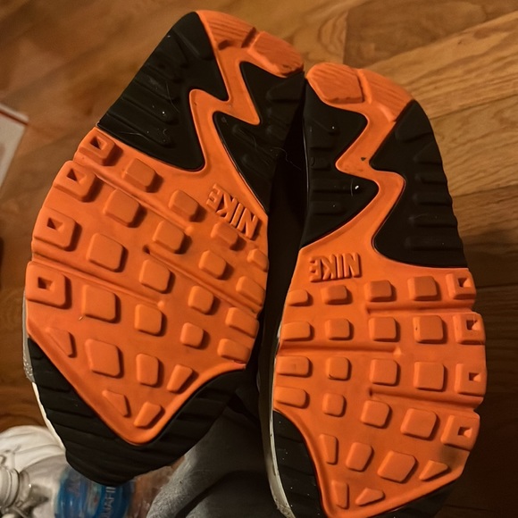 NIKE AIR MAX 90 WHITE/BLCK-TURF ORANGE [DC9845 100] US MEN SZ 8 - Picture 7 of 8